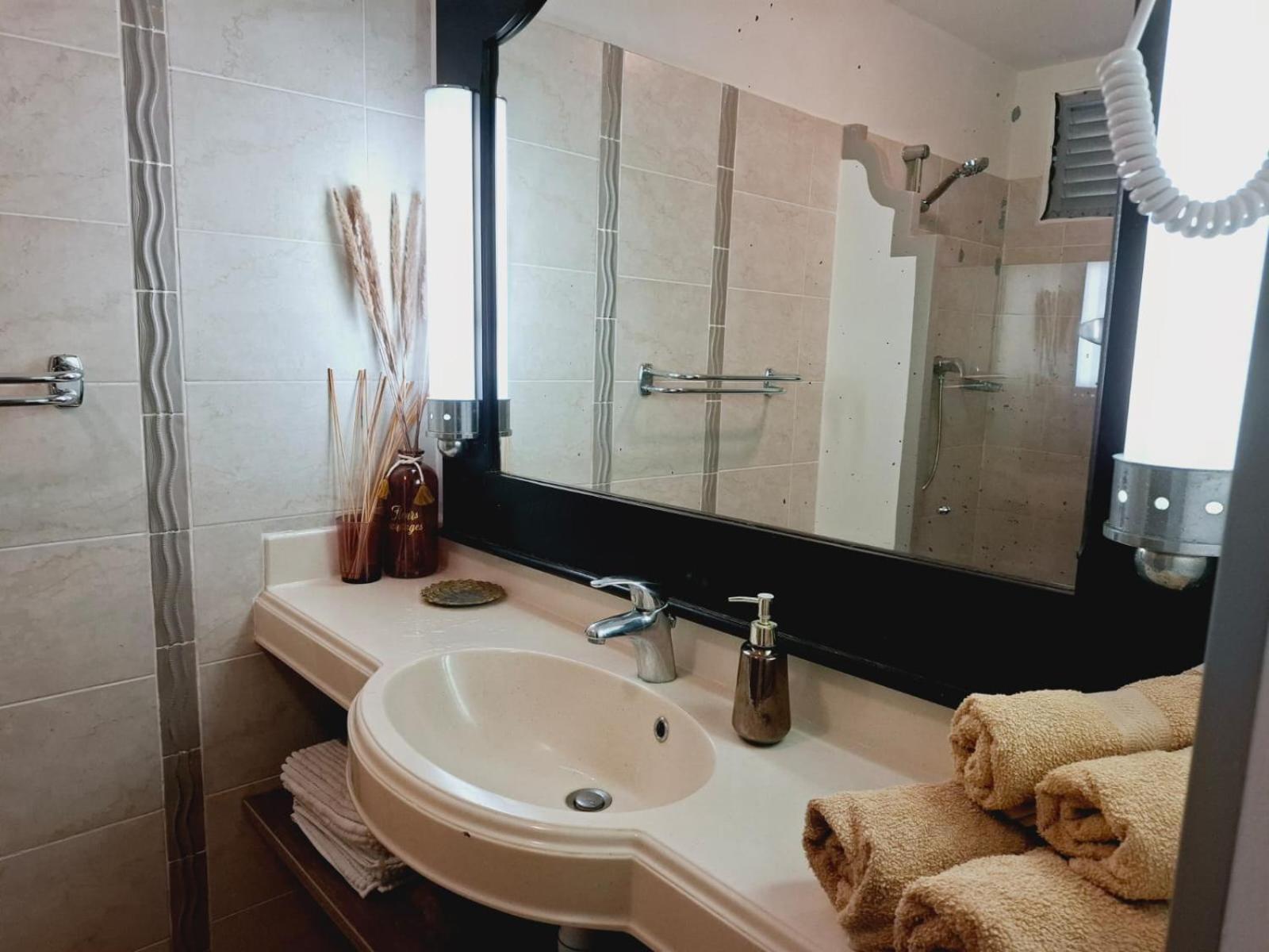 Suite 4 Pers Dans Village Vacances Sainte-Anne  Eksteriør bilde